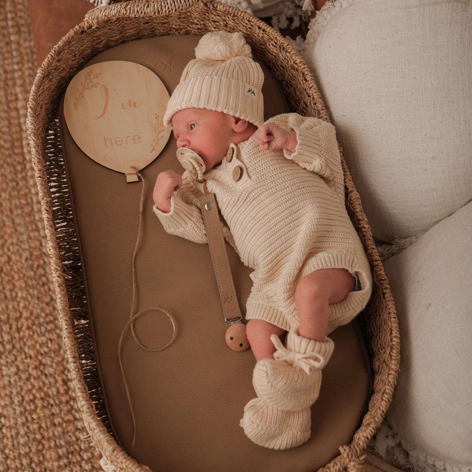 Seagrass Change Basket &amp; Pad Bundle - Oak